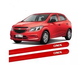 FRISO LATERAL GM ONIX 4 PORTAS VERMELHO PULL