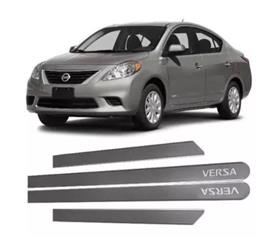 FRISO LATERAL PORTA NISSAN VERSA CINZA MAGNUM